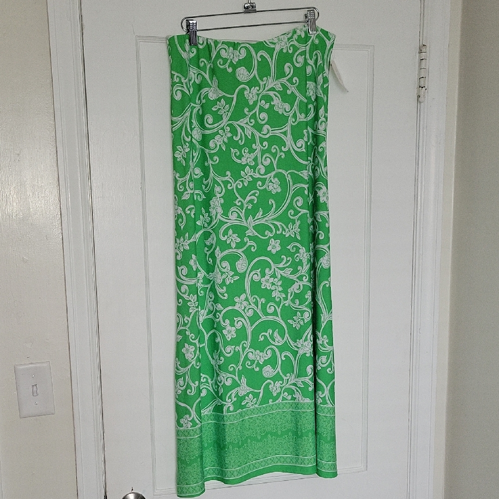 Vince Camuto Green and White Maxi Skirt Sz L NWT🏖